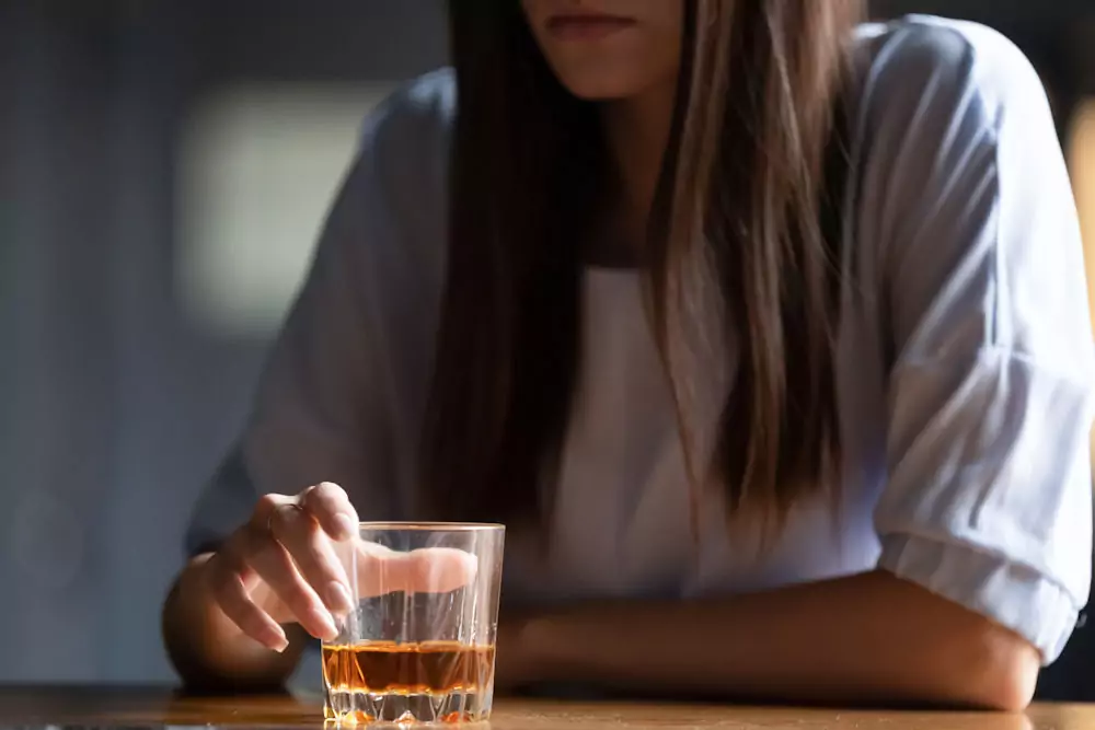 adverse health effects of alcohol on women