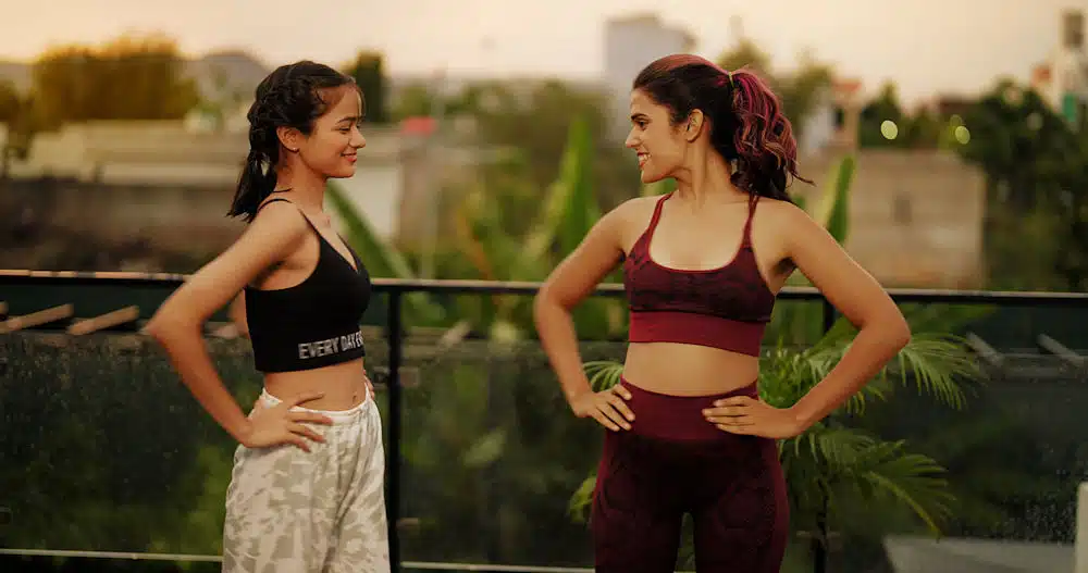 two-women-about-to-workout-in-nature