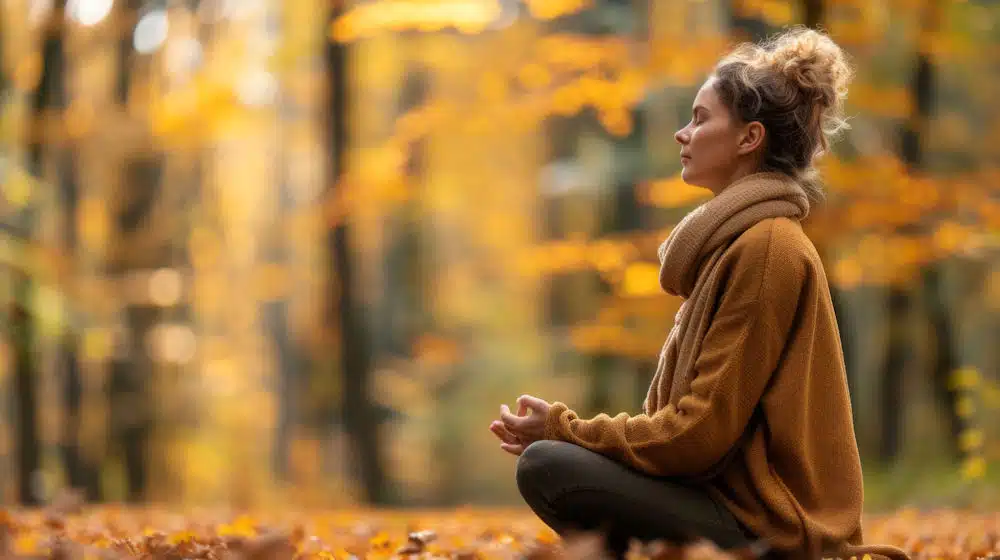 a-woman-meditating-showcasing-fall-mental-health